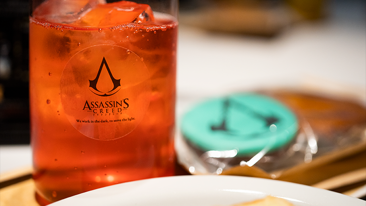 Experimentando Assassin's Creed Shadows Cafe em Harajuku